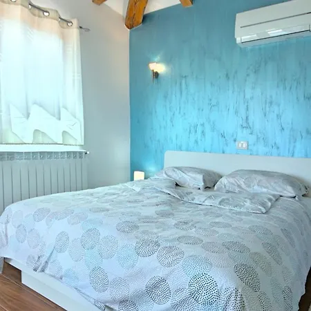 Modern Gloria With Pool In Novigrad 别墅 *