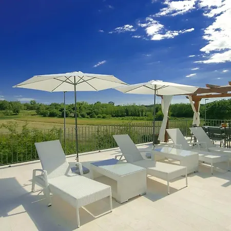 Modern Gloria With Pool In Novigrad 别墅