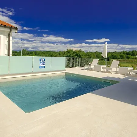 Modern Gloria With Pool In Novigrad