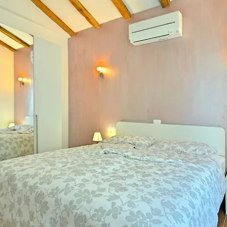 Modern Gloria With Pool In Novigrad 别墅 *