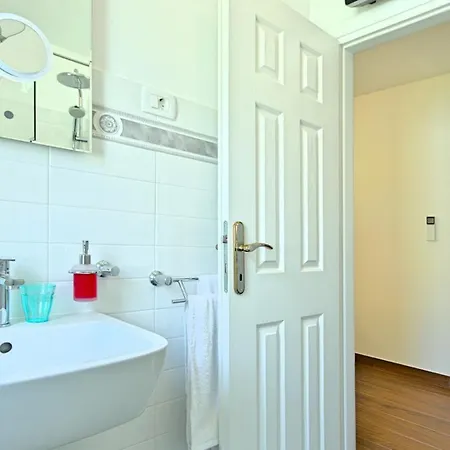 别墅 Modern Gloria With Pool In Novigrad *