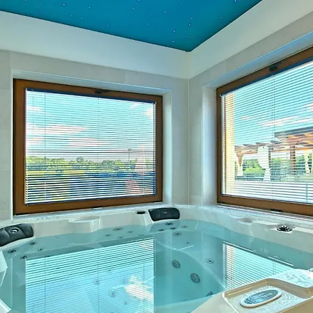 Modern Gloria With Pool In Novigrad *